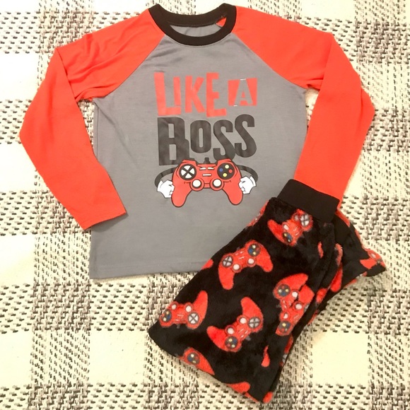 Like a boss, long sleeve gamer pajama size small 6/7